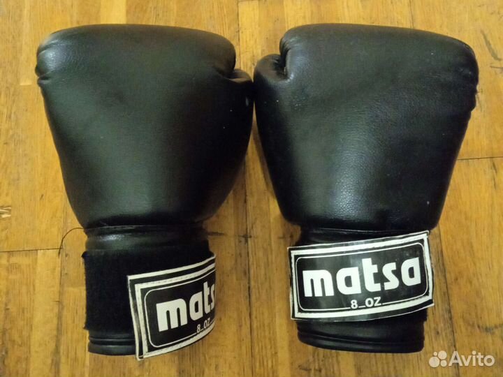 Боксерские перчатки