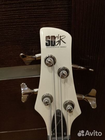Бас гитара ibanez sr 300