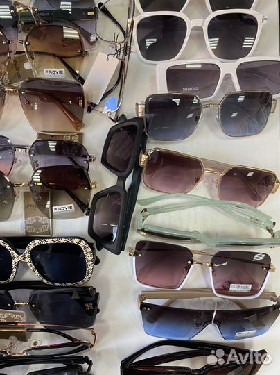 Очки солнечные, в подарок чехол для очков каждому