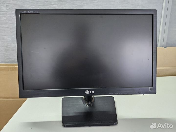 Монитор LG 18.5 дюймов