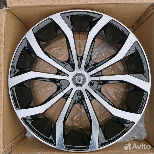 Колеса в сборе оригинал R22 на Cadillac Escalade