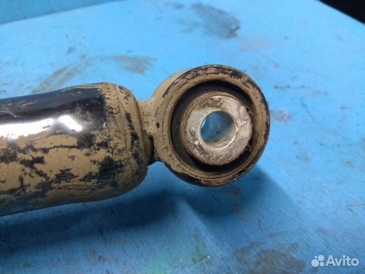 Амортизатор правый Infiniti M25 VQ25HR 2010-2013