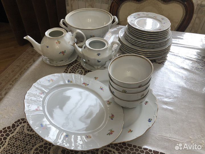 Набор столовой посуды новый