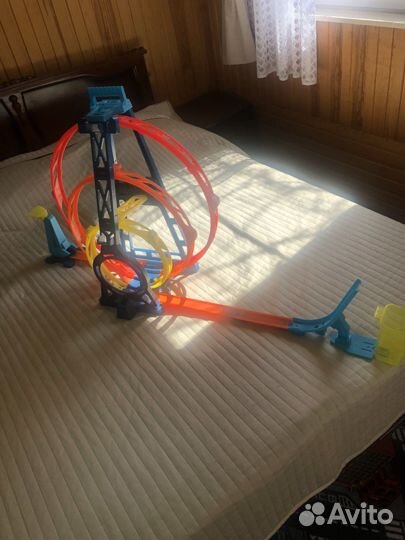 Hot wheels тройная петля