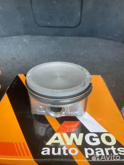 Комплект поршней