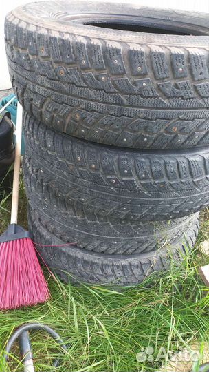 Kumho I'Zen RV Stud KC16 225/70 R16