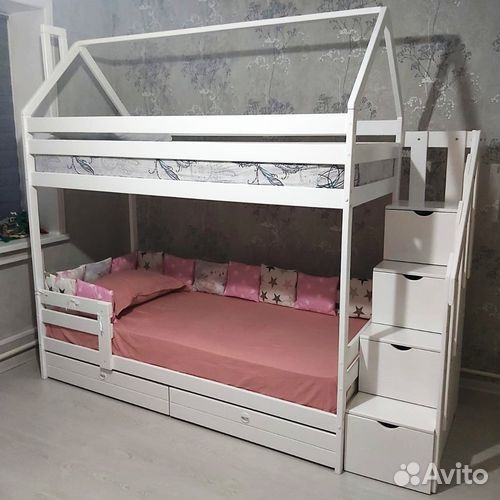 Двухъярусная кровать