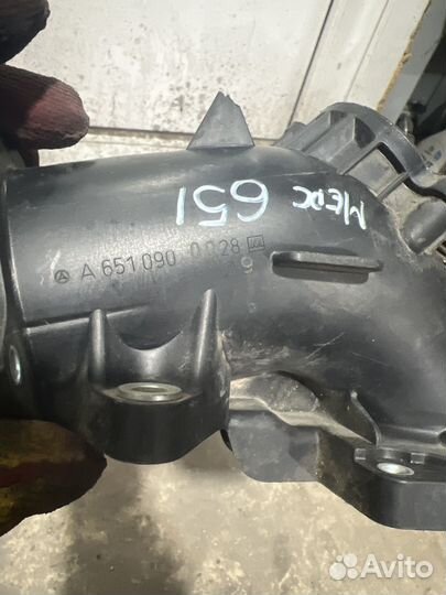 Патрубок впускного колектора Mercedes om651