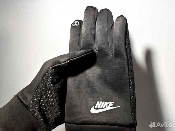Перчатки Nike