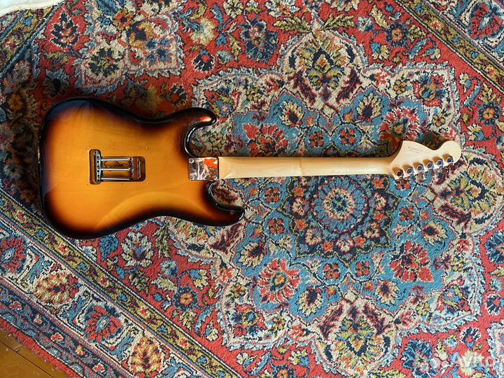 Гитара squier stratocaster
