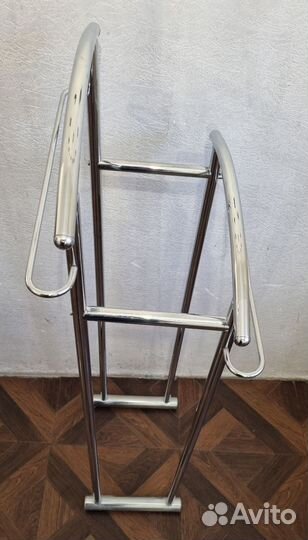 Вешалка для одежды напольная металлическая