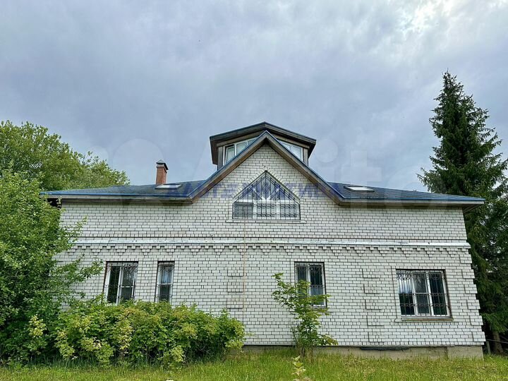 Дом 261,6 м² на участке 16,3 сот.