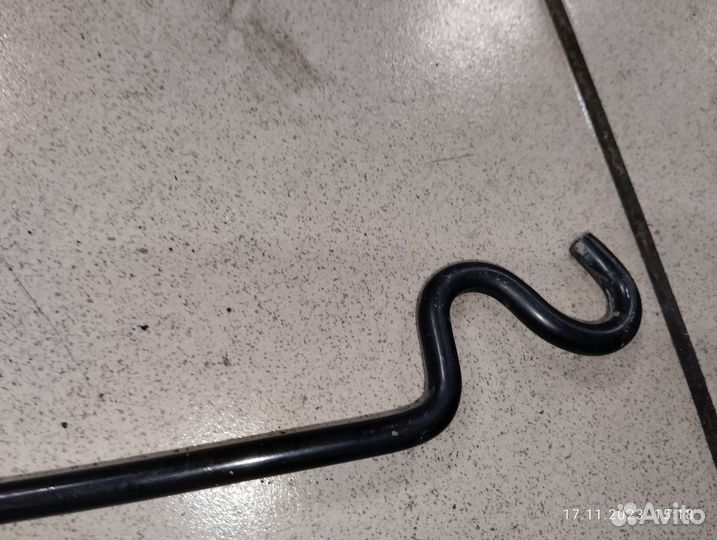 Упор капота Шевроле Круз