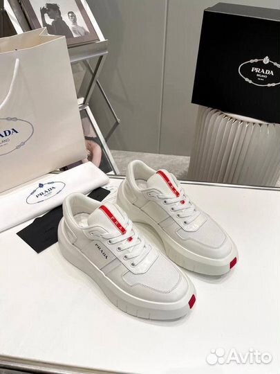 Элегантная мужская обувь Prada