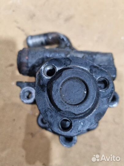 Насос гидроусилителя Volkswagen Transporter