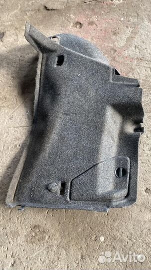 Обшивка багажника Volkswagen golf 4 правая