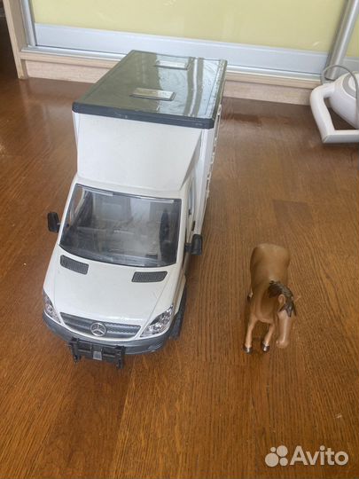 Bruder грузовик с лошадью