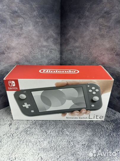 Nintendo switch Lite + игры + чип