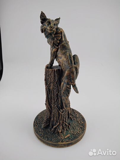 Статуэтка рысь на дереве