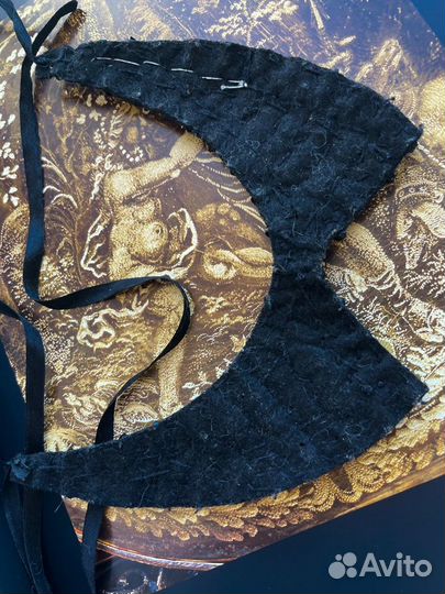 Колье-воротник черный