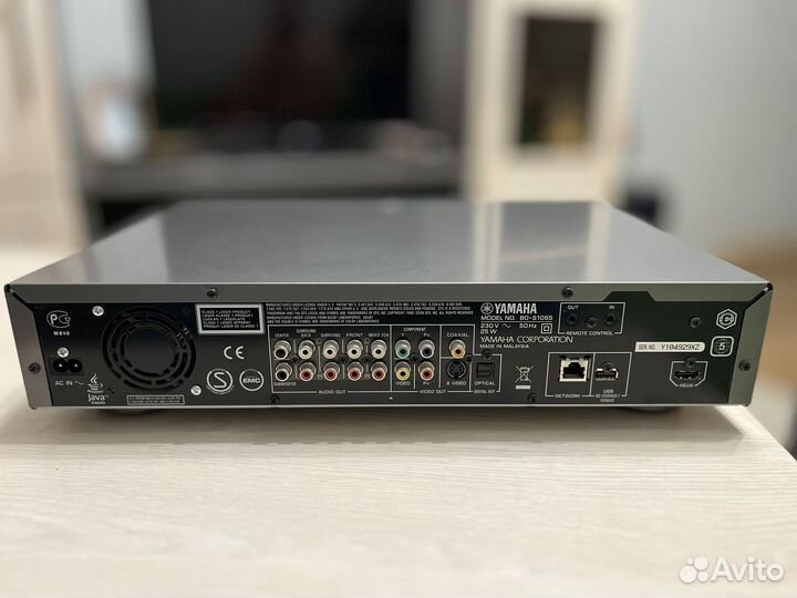 Blu-Ray плеер Yamaha BD-S1065