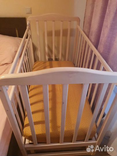 Детская кровать с поперечным маятником