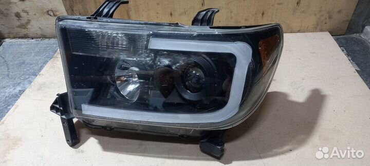 Toyota Tundra Фара передняя левая аналог Toyota Se