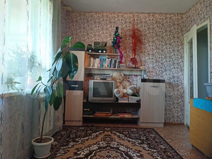 2-к. квартира, 40 м², 3/3 эт.