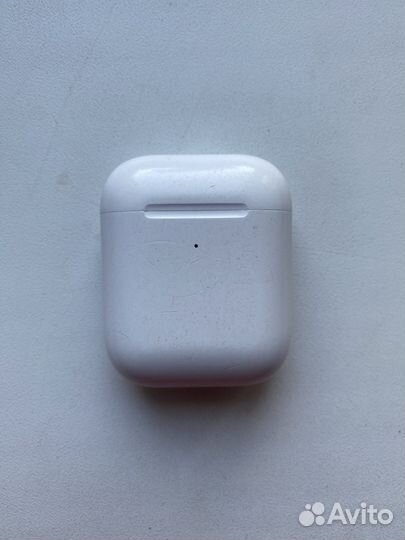 Airpods 2 кейс и левый наушник