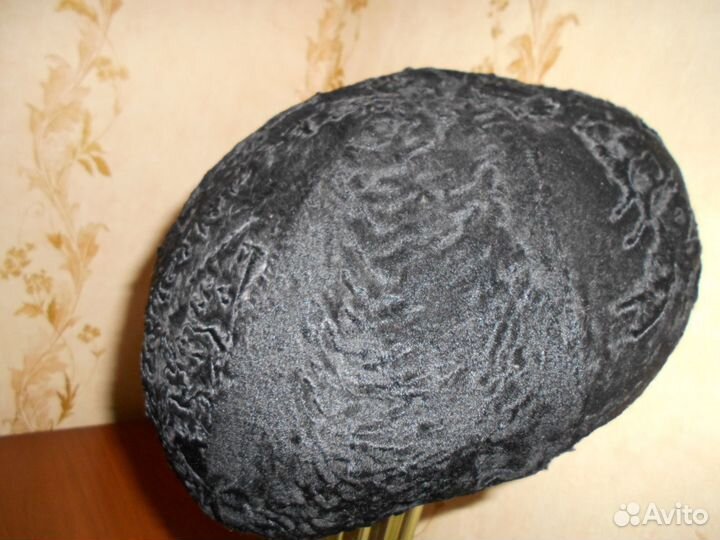 Берет из каракульчи