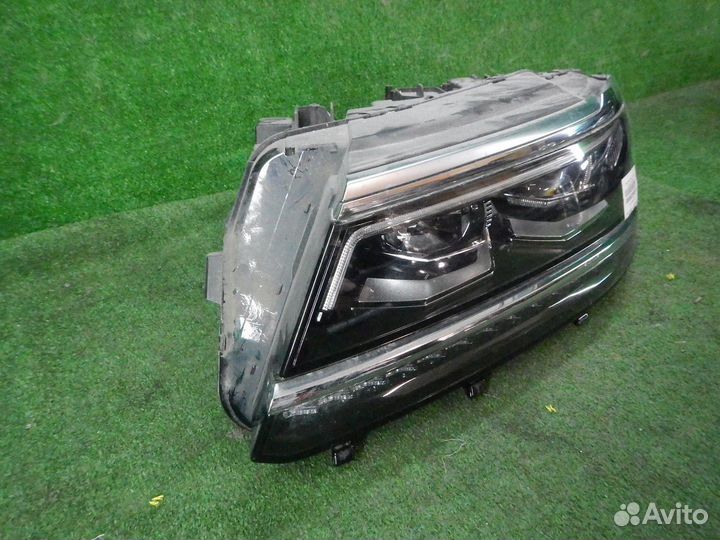 Фара левая Volkswagen Tiguan
