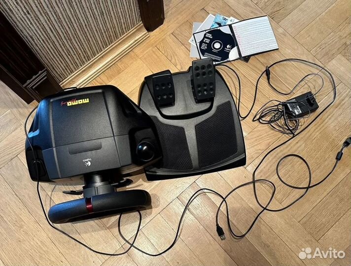 Logitech Momo Racing полный комплект