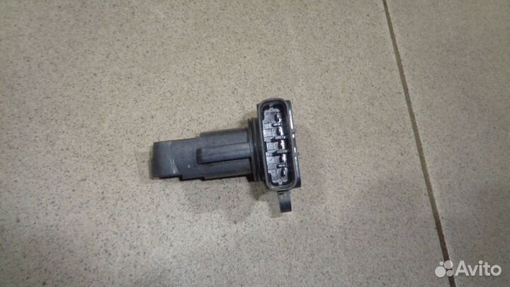 Расходомер воздуха Toyota Corolla (E120)