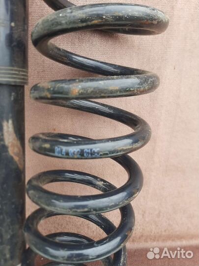 Амортизатор и пружина