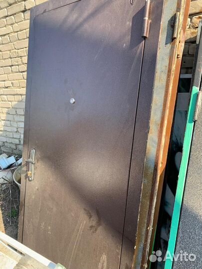 Дверь входная металлическая