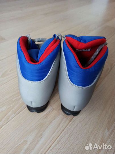 Лыжные ботинки р.33
