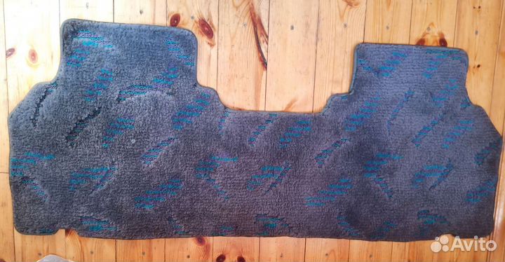 Мягкий коврик в автомобиль