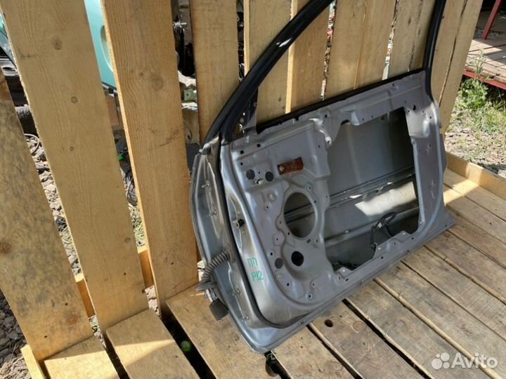 Дверь передняя правая Nissan Primera P12