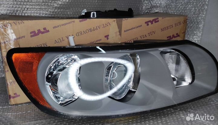 Передняя фара Volvo S40 V50