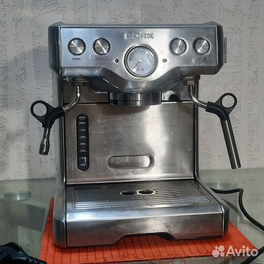 Кофемашина Bork CM EEN 9522 SI(Германия)