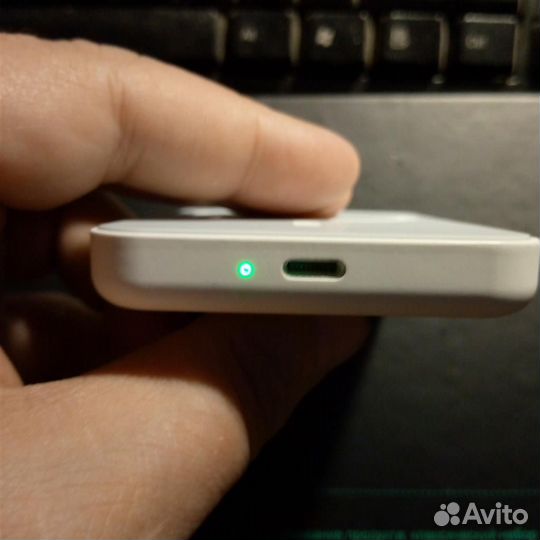 Внешний магнитный пауэрбанк MagSafe