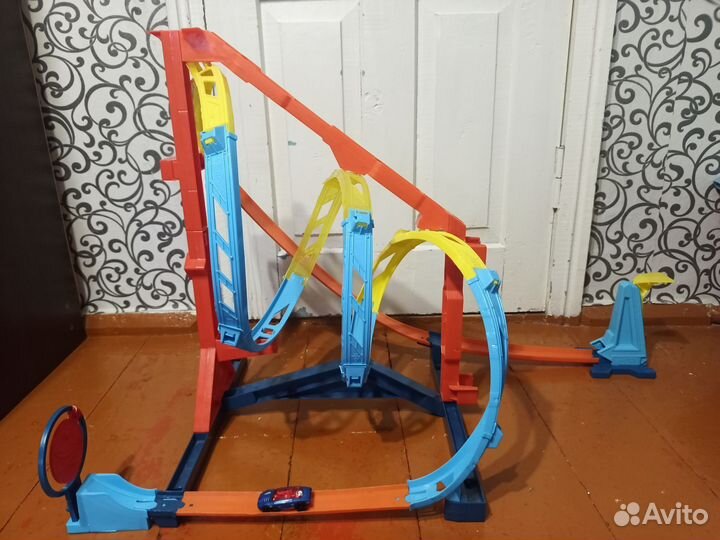 Набор Hot Wheels Бесконечная Спираль