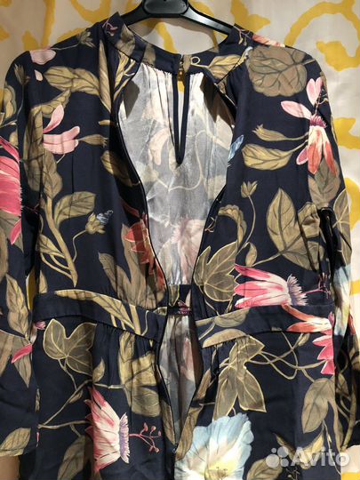 Платье нарядное 44