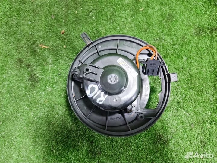Моторчик печки volkswagen Golf Plus 2008