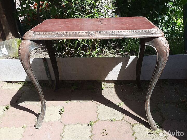 Журнальный стол