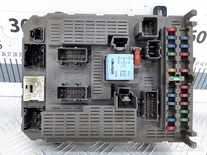 Блок предохранителей для Peugeot-Citroen C5 1