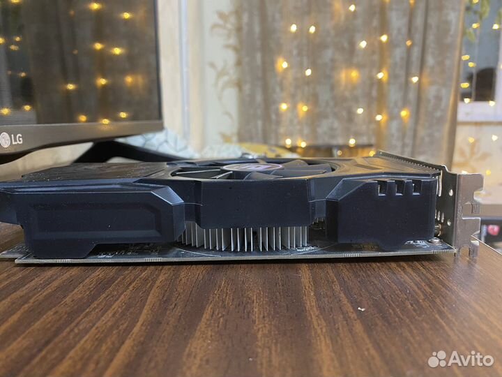 Видеокарта RX 560