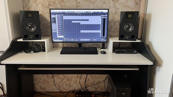 Столы для студии звукозаписи