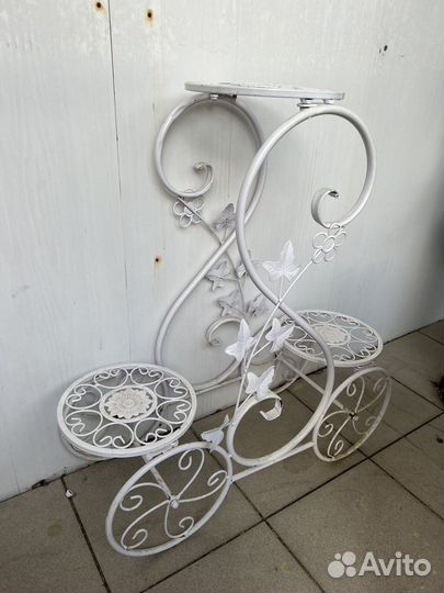 Подставка под цветы металлическая