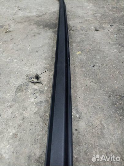 Уплотнительная резинка на крышу BMW X3 G01 2018